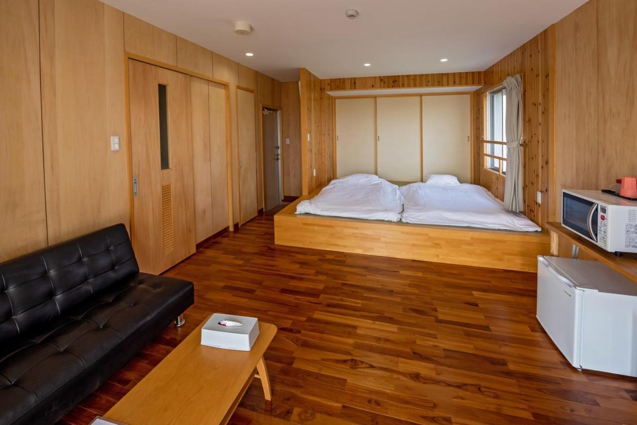 Guest House Kawamitsu Miyakojima  Esterno foto